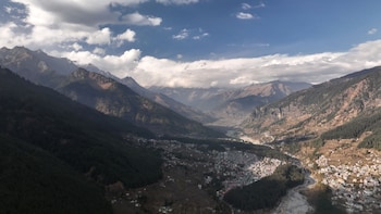 the whitestone inn and suites manali