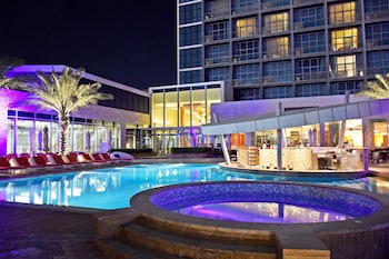 yas plaza marina by ihg