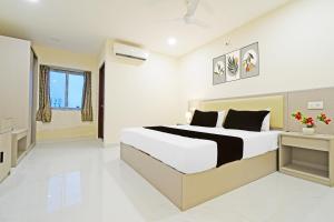 super collection o sanath nagar near railway station