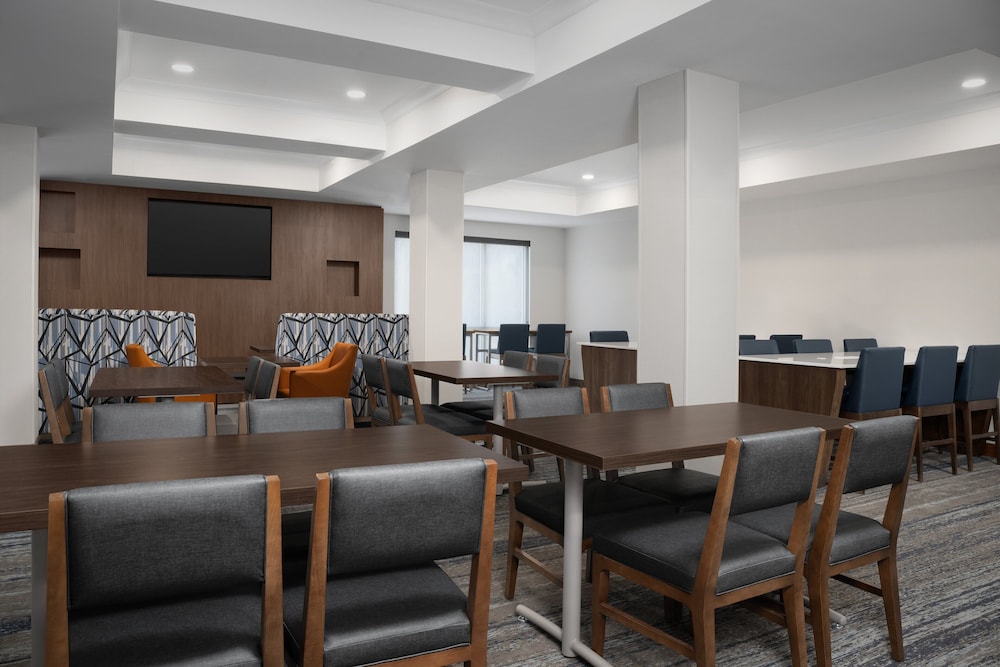 holiday inn express alexandria fort belvoir