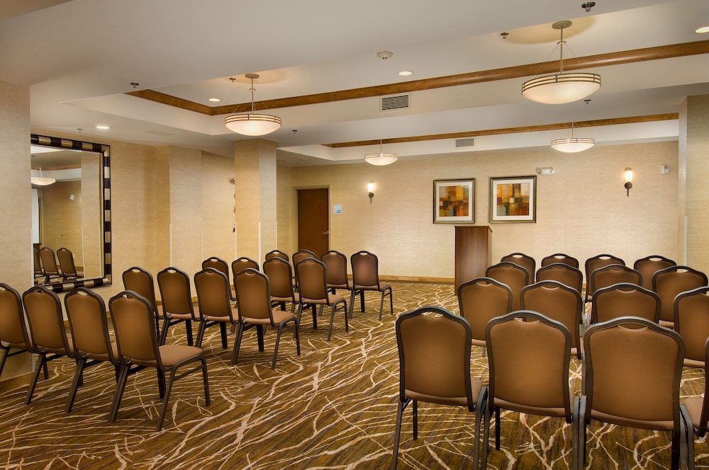 holiday inn express alexandria fort belvoir