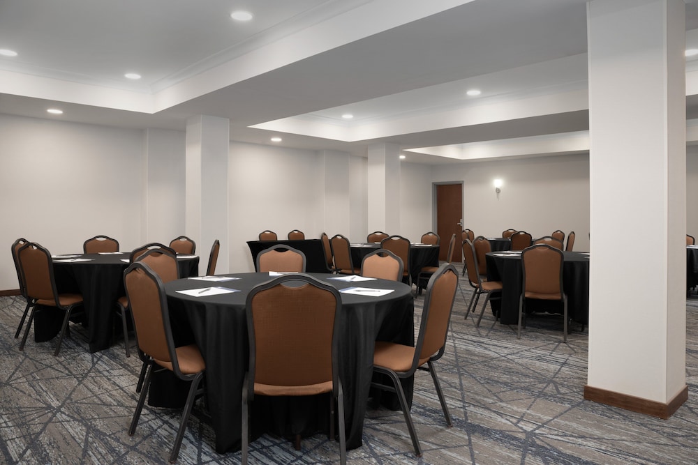 holiday inn express alexandria fort belvoir