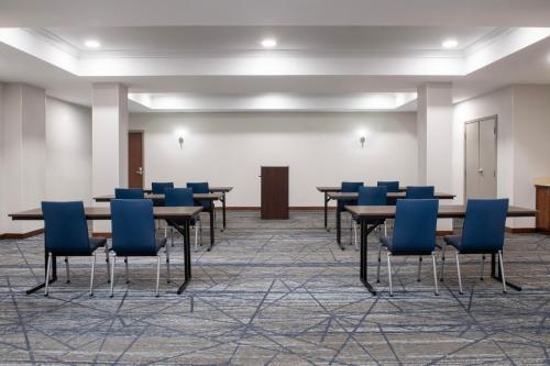 holiday inn express alexandria fort belvoir