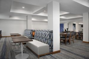 holiday inn express alexandria fort belvoir