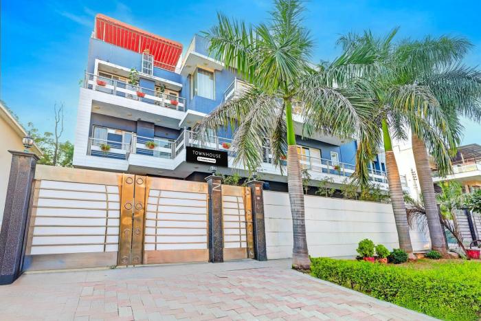 super townhouse sector 49 sohna road