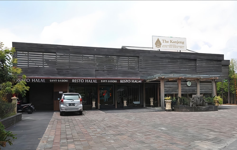 the kanjeng suites kuta galeria bali