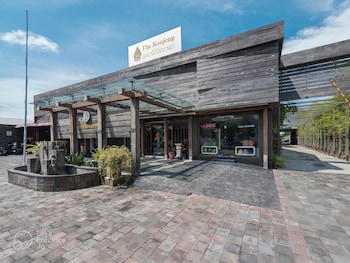 the kanjeng suites kuta galeria bali