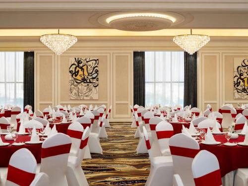 mercure muscat