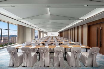 hilton garden inn xingyi wanfenglin