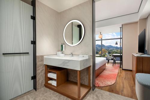 hilton garden inn xingyi wanfenglin