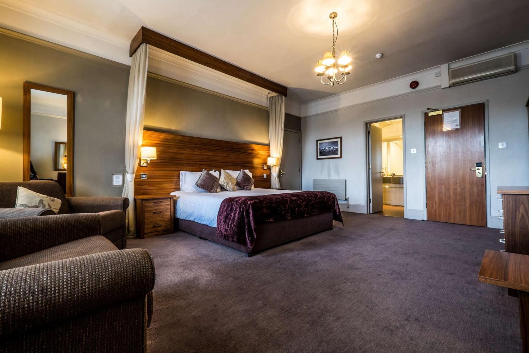 bridge hotel