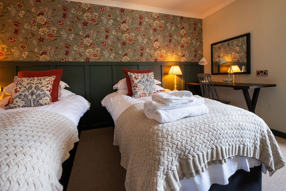 bridge hotel