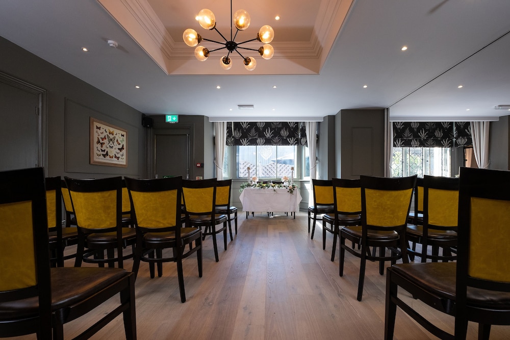 bridge hotel