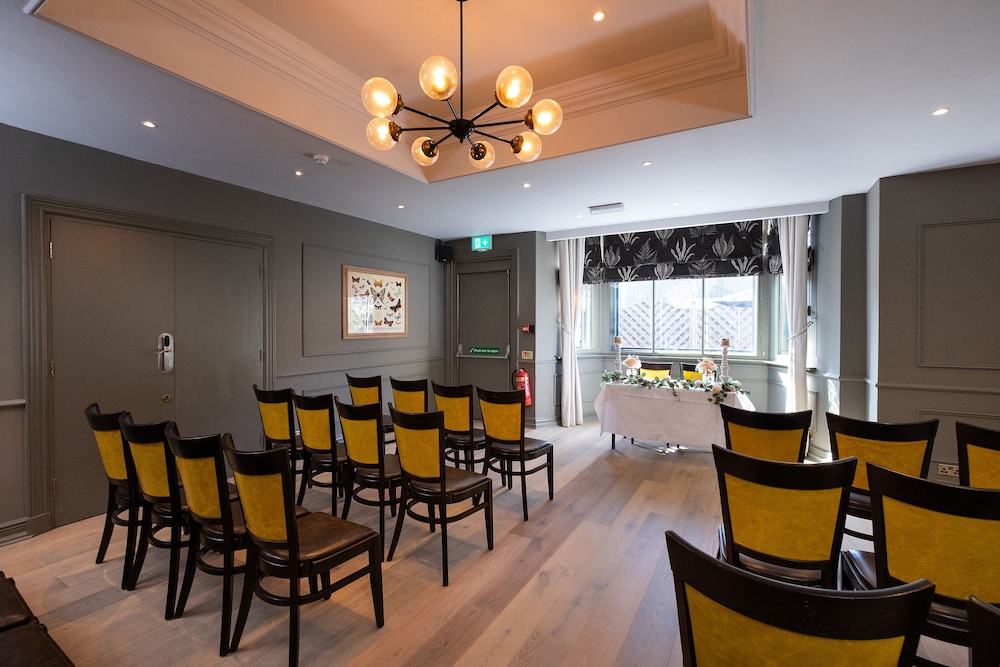 bridge hotel