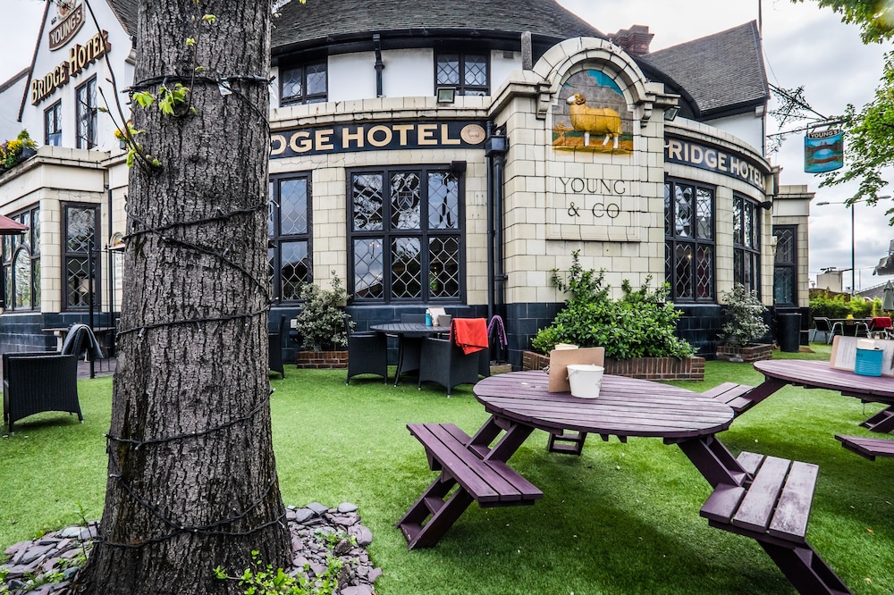 bridge hotel