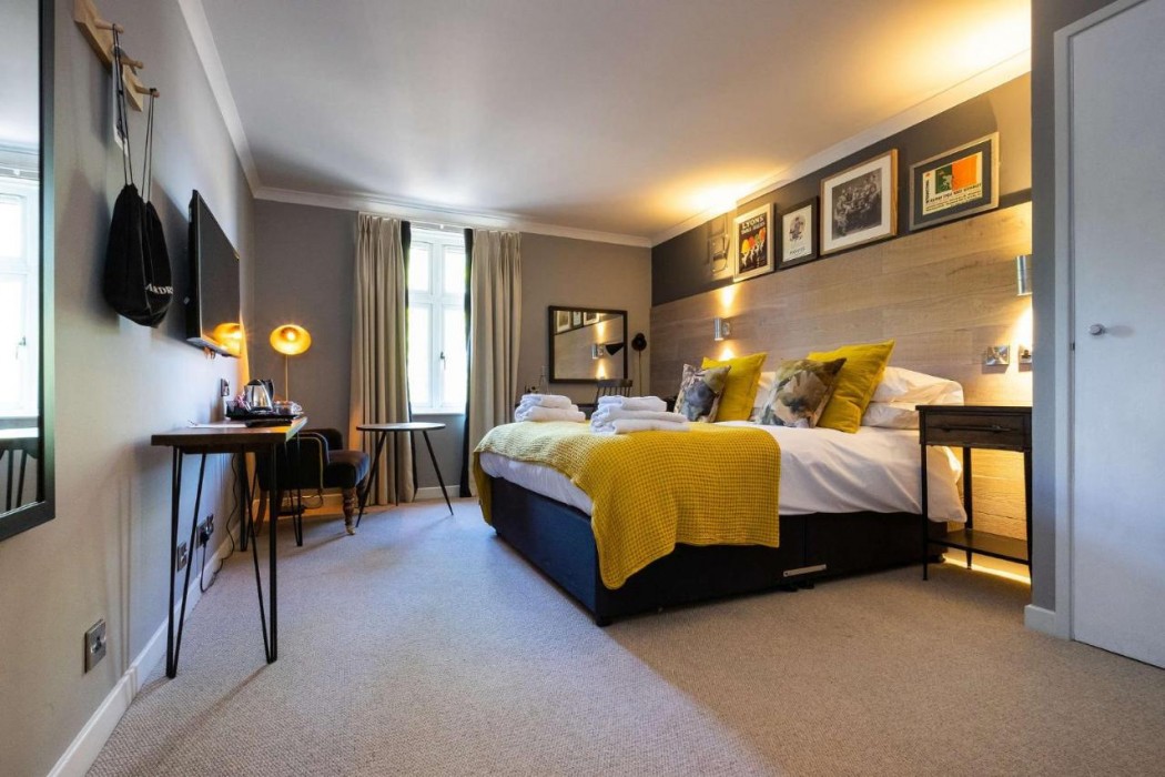 bridge hotel