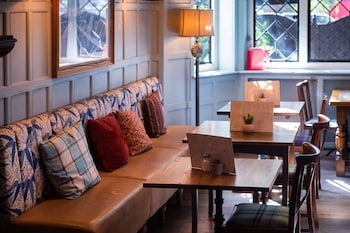 Bridge Hotel,,3 star