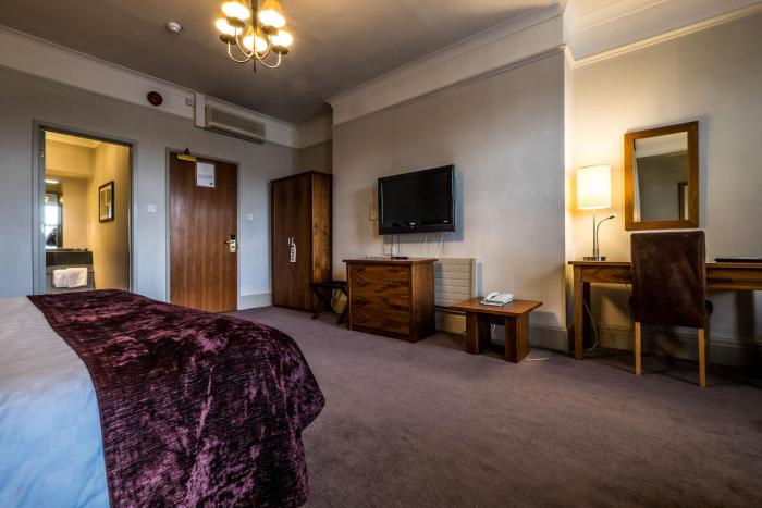 bridge hotel