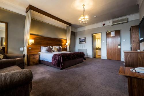 bridge hotel