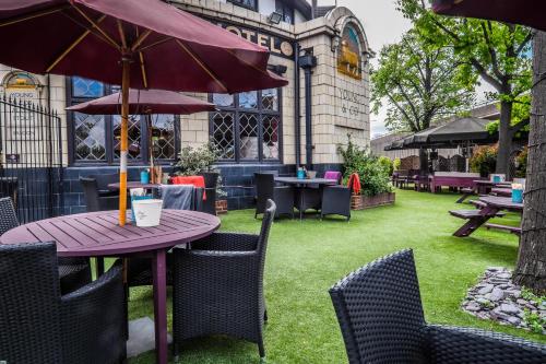 bridge hotel