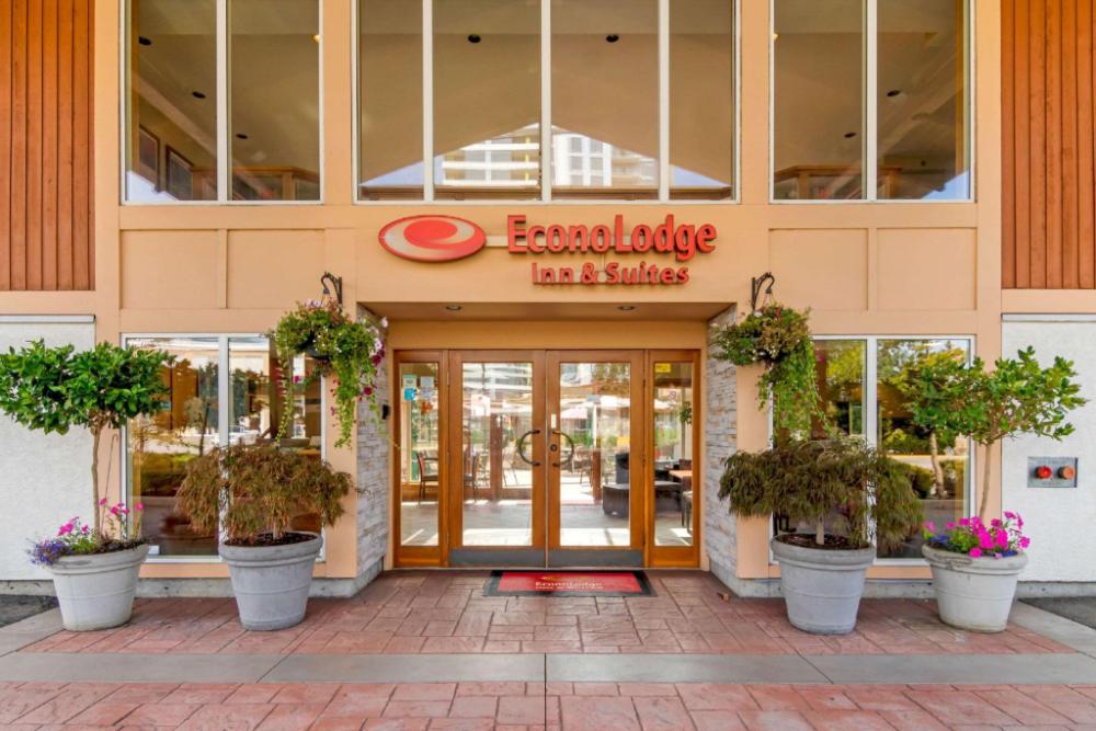 econo lodge inn and suites