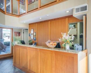 econo lodge inn and suites