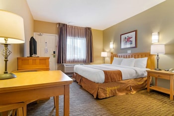 econo lodge inn and suites