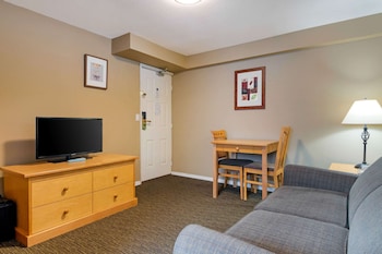 econo lodge inn and suites