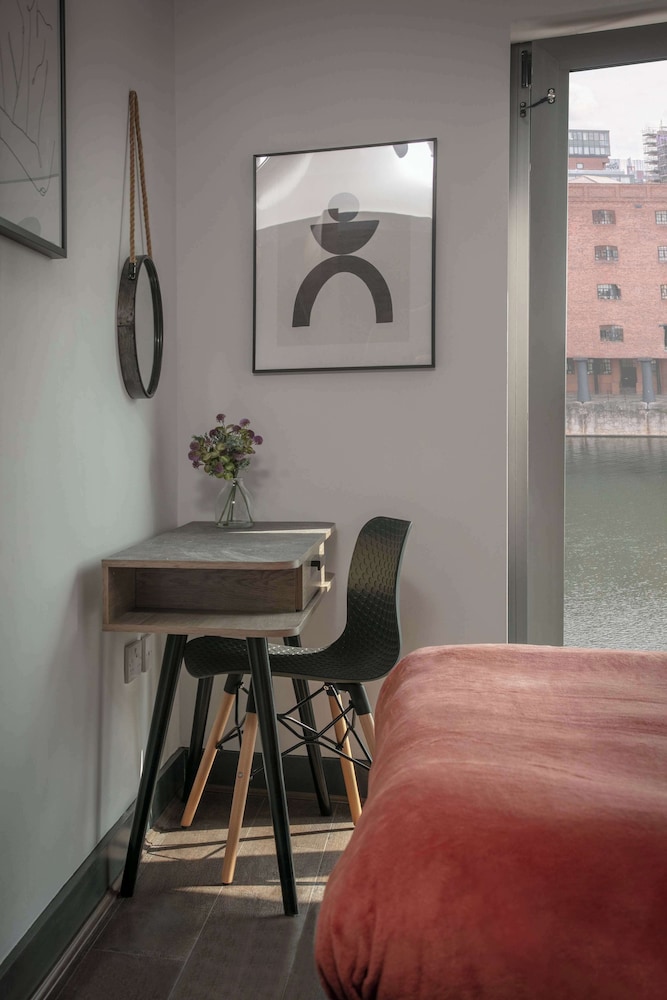 dockside aparthotel bw signature collection