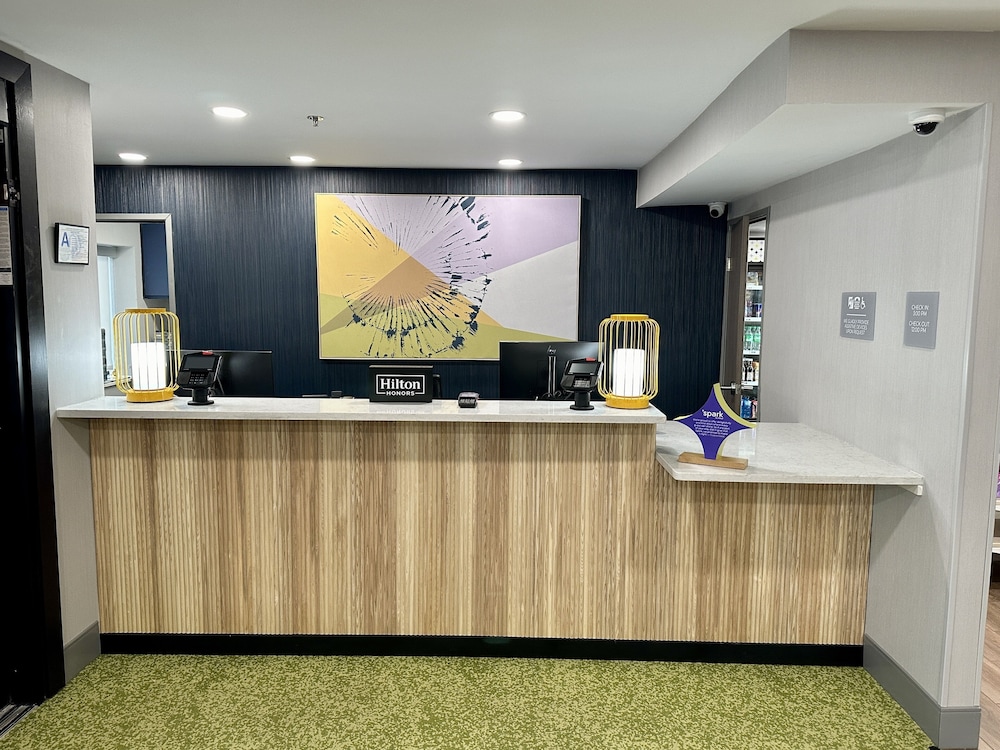 spark by hilton fort wayne