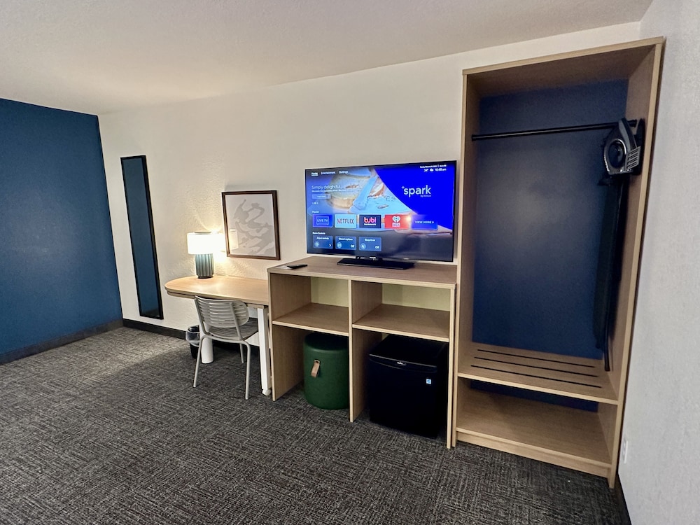 spark by hilton fort wayne