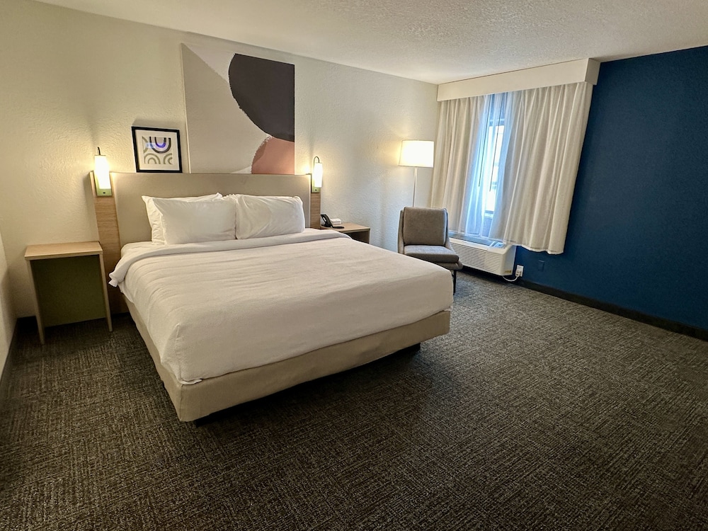 spark by hilton fort wayne