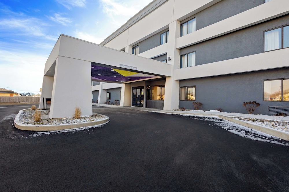 spark by hilton fort wayne
