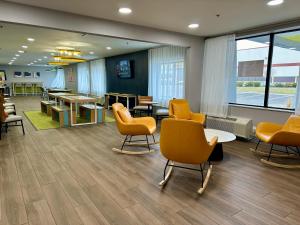 spark by hilton fort wayne