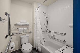 spark by hilton fort wayne