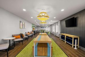 spark by hilton fort wayne