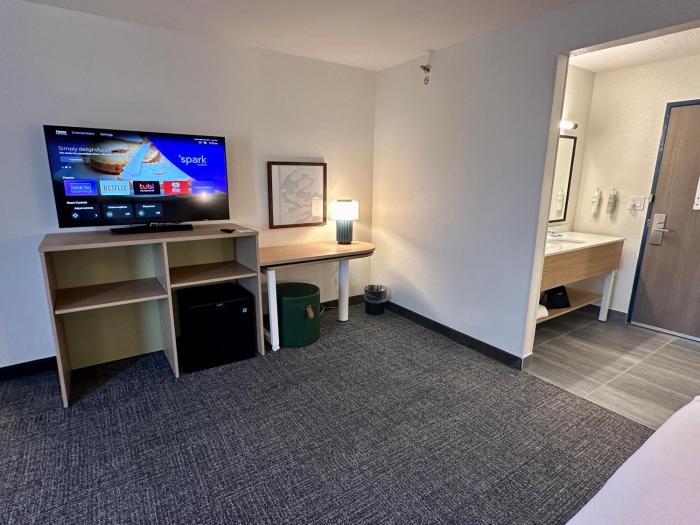spark by hilton fort wayne