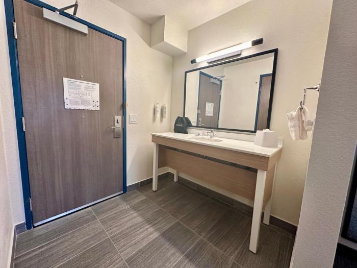 spark by hilton fort wayne