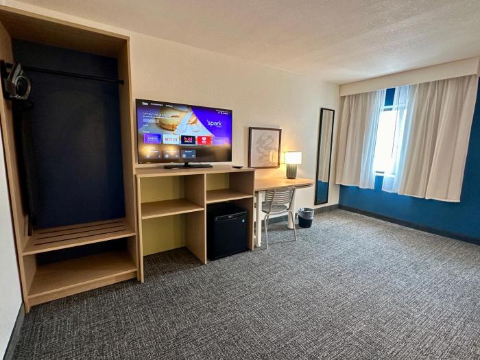 spark by hilton fort wayne