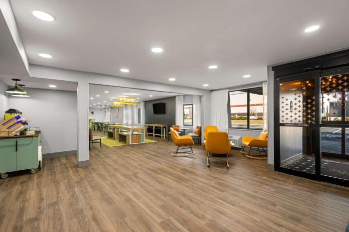 spark by hilton fort wayne