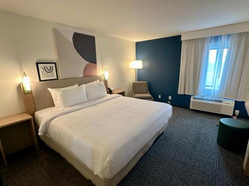 spark by hilton fort wayne