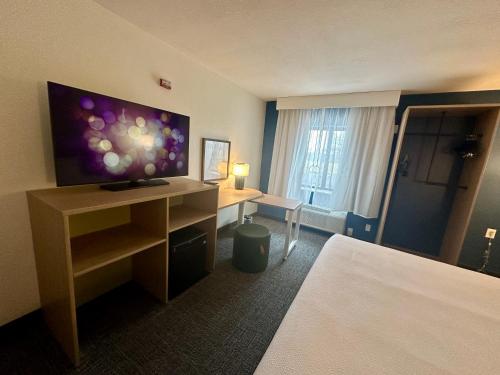 spark by hilton fort wayne