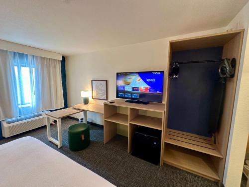 spark by hilton fort wayne
