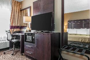 spark by hilton fort wayne