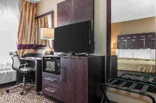 spark by hilton fort wayne