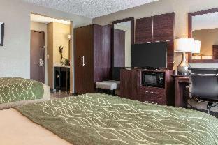 spark by hilton fort wayne