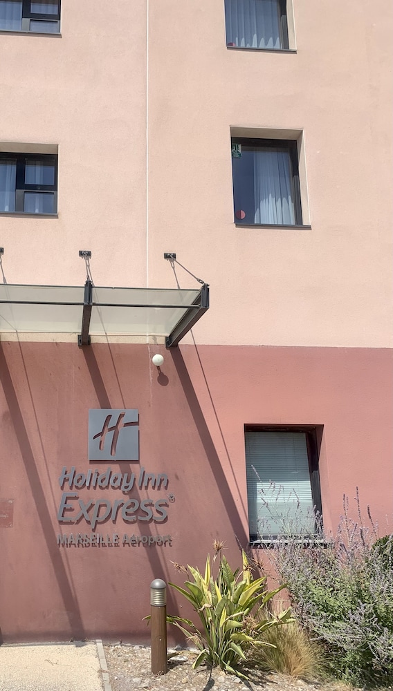holiday inn express marseille airport by ihg