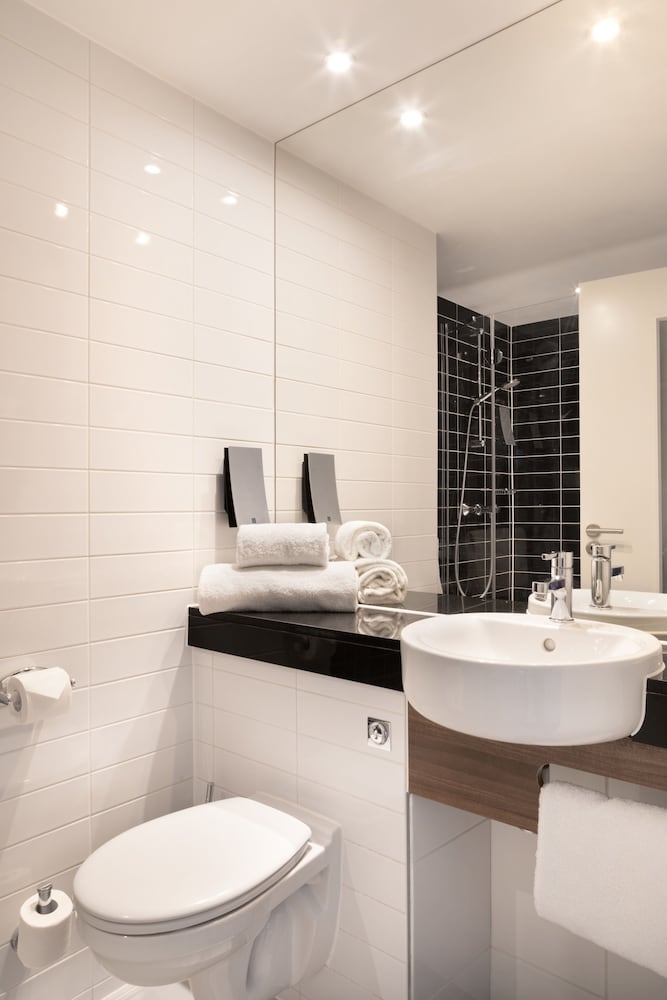 holiday inn express marseille airport by ihg