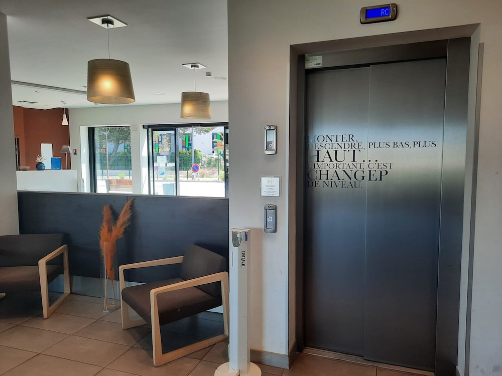 holiday inn express marseille airport by ihg