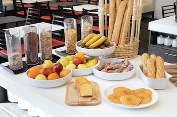 holiday inn express marseille airport by ihg